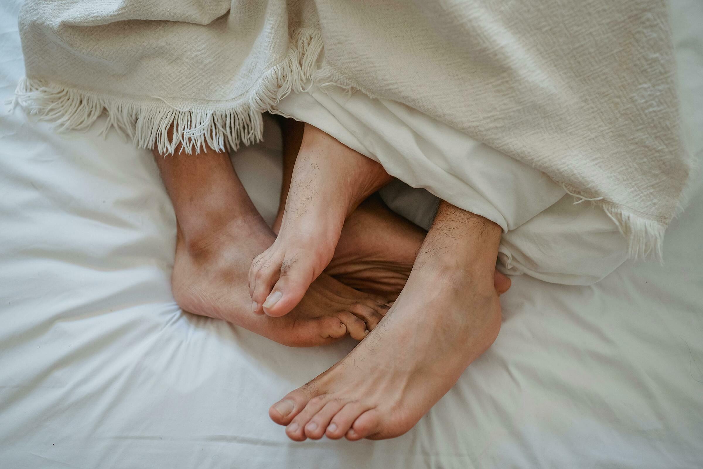 Bệnh lậu lây qua đường tình dục